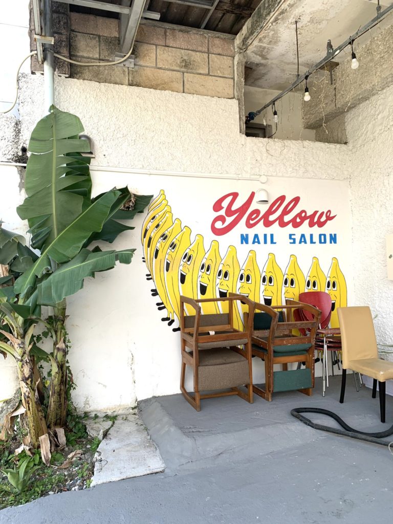 沖縄ではネイルサロンのデザインにもバナナが使われている 